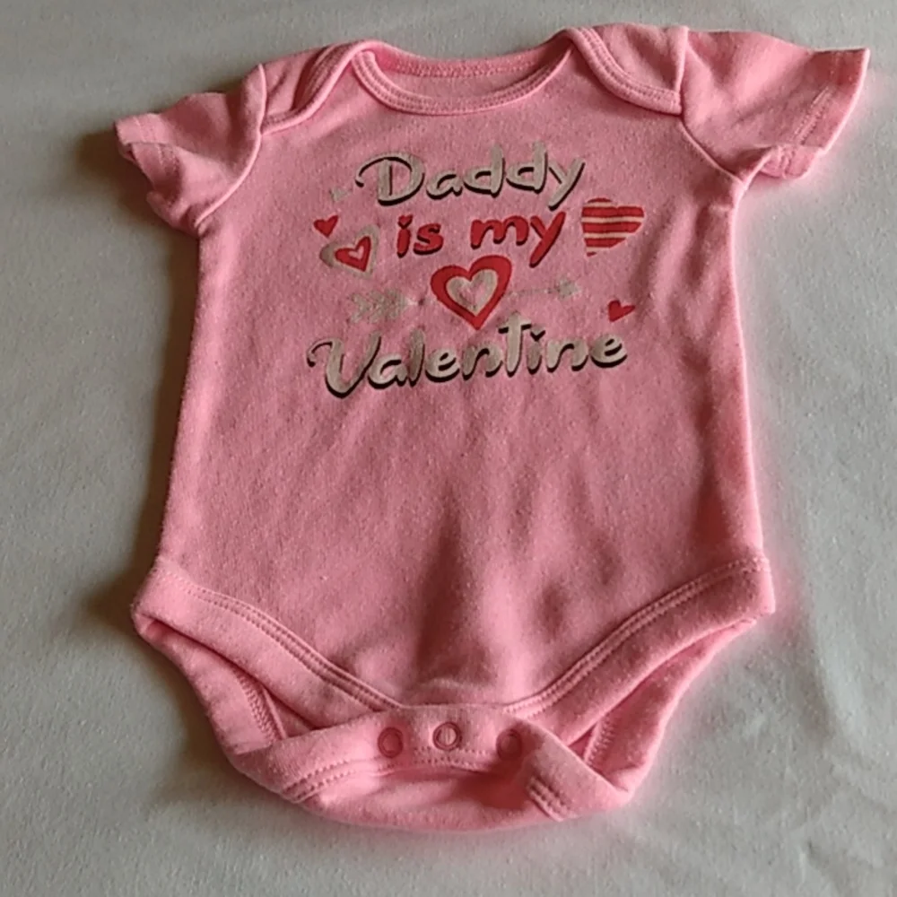 *Girls Onesie – “Daddy Is My Valentine” – Size‎ 0-3M
